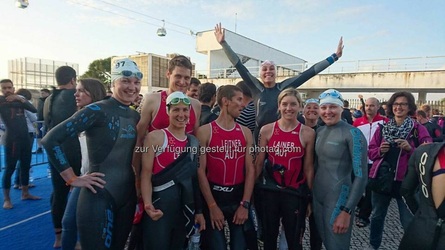 Martina Kaltenreiner: Foto-Bomb kurz vorm Start 
Viel Glück und gutes Gelingen allen AthletInnen! — with Julia Hess, Tina La Iner, Stefan Leitner and Marisa Leitner at MEO Arena.