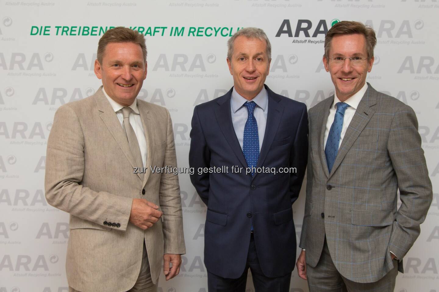 Werner Knausz (ARA Vorstand), Alfred Berger (Aufsichtsratsvorsitzender der ARA), Christoph Scharff (ARA Vorstand) : ARA: Sammelmengen bleiben konstant : Fotocredit: Altstoff Recycling Austria AG/APA-Fotoservice/Tanzer