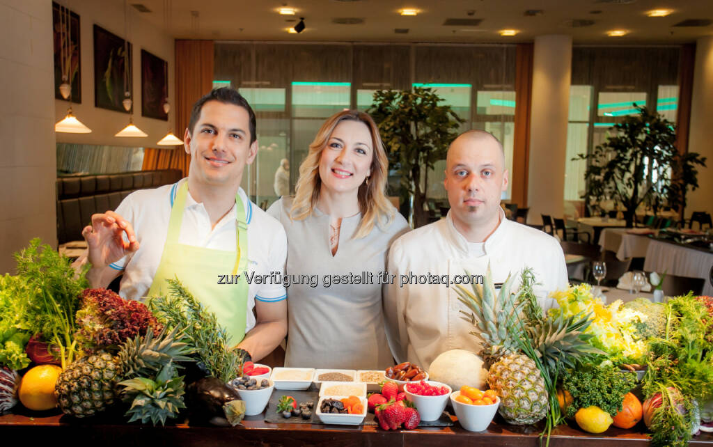 Mario Valentic (Coach), Ljiljana Mikic (General Manager Arcotel Allegra), Ivan Simoncic (Chefkoch) : Arcotel Allegra Zagreb setzt Fokus auf Healthy Lifestyle : Fotocredit: Arcotel Hotels, © Aussender (09.06.2016) 