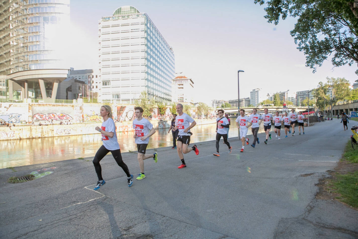 25 Jahre ATX - Lauf in rot-weiss-rot - Halla-Gudrun Mixa führt