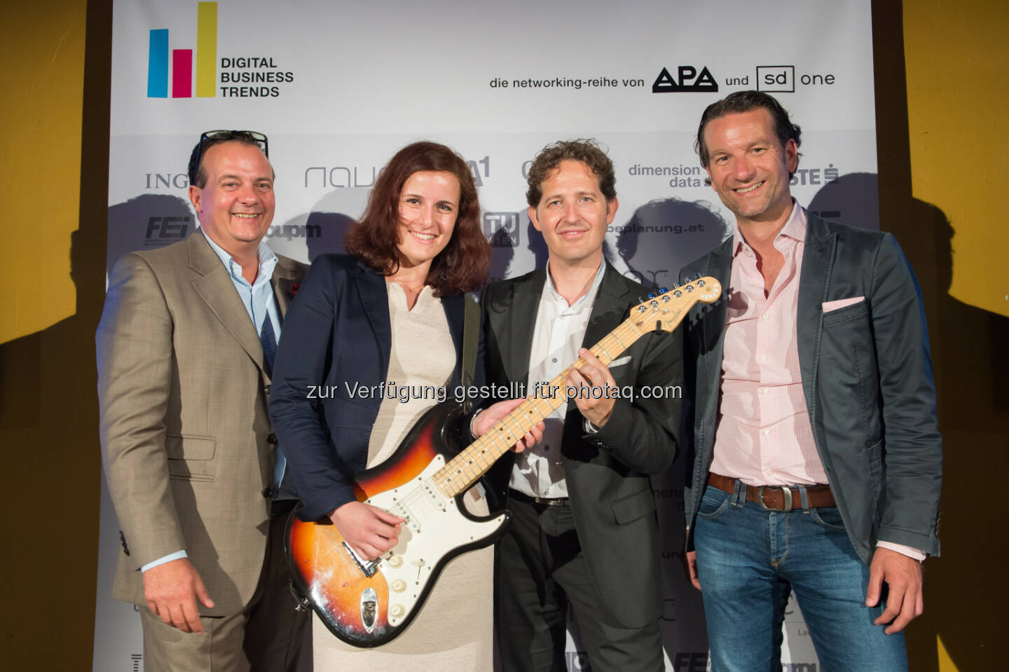 Thomas Stern (Moderator, Braintrust), Milla Mileva (ING-DiBa), Salva López (Rockynegocios), Oliver Krizek (Navax Unternehmensgruppe) : Musikbranche kann der Wirtschaft als Vorbild für die digitale Transformation dienen – „Rock-Professor“ stellte in Wien Lösungsansätze für digitale Herausforderungen vor : Fotocredit: APA-Fotoservice/Hörmandinger