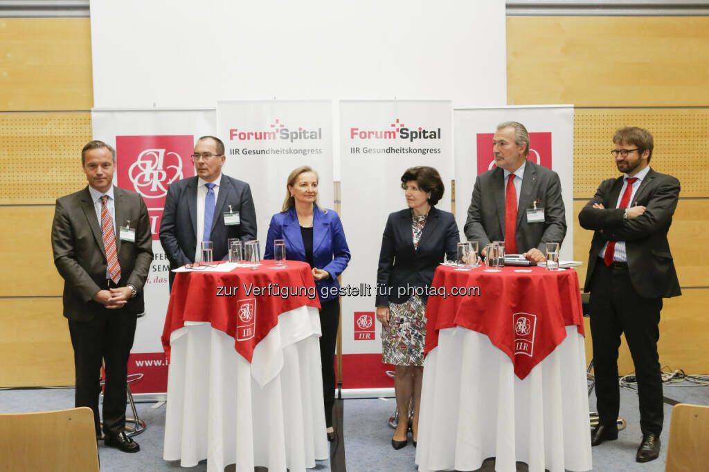 Robin Rumler (Vizepräsident Pharmig), Harald Mayer (Vizepräsident Ö. Ärztekammer), Ulrike Rabmer-Koller (Verbandsvorsitzende Hauptverband der ö. Sozialversicherungsträger), Ursula Frohner (Präsidentin ÖGKV), Paul Sungler (Geschäftsführer SALK), Herwig Ostermann (GÖG) : Hochkarätige Expertenrunde beim Forum Spital : Fotocredit: IIR GmbH/Bartl, © Aussender (17.06.2016) 