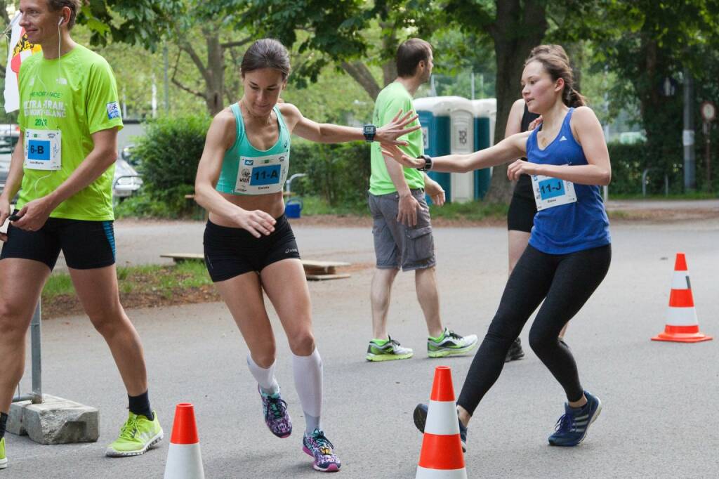 Wechsel Übergabe - Laufteam Haus Roshan beim 100-km-(Staffel-)Lauf in Wien (c) Andreas Ecker, © Diverse  (20.06.2016) 