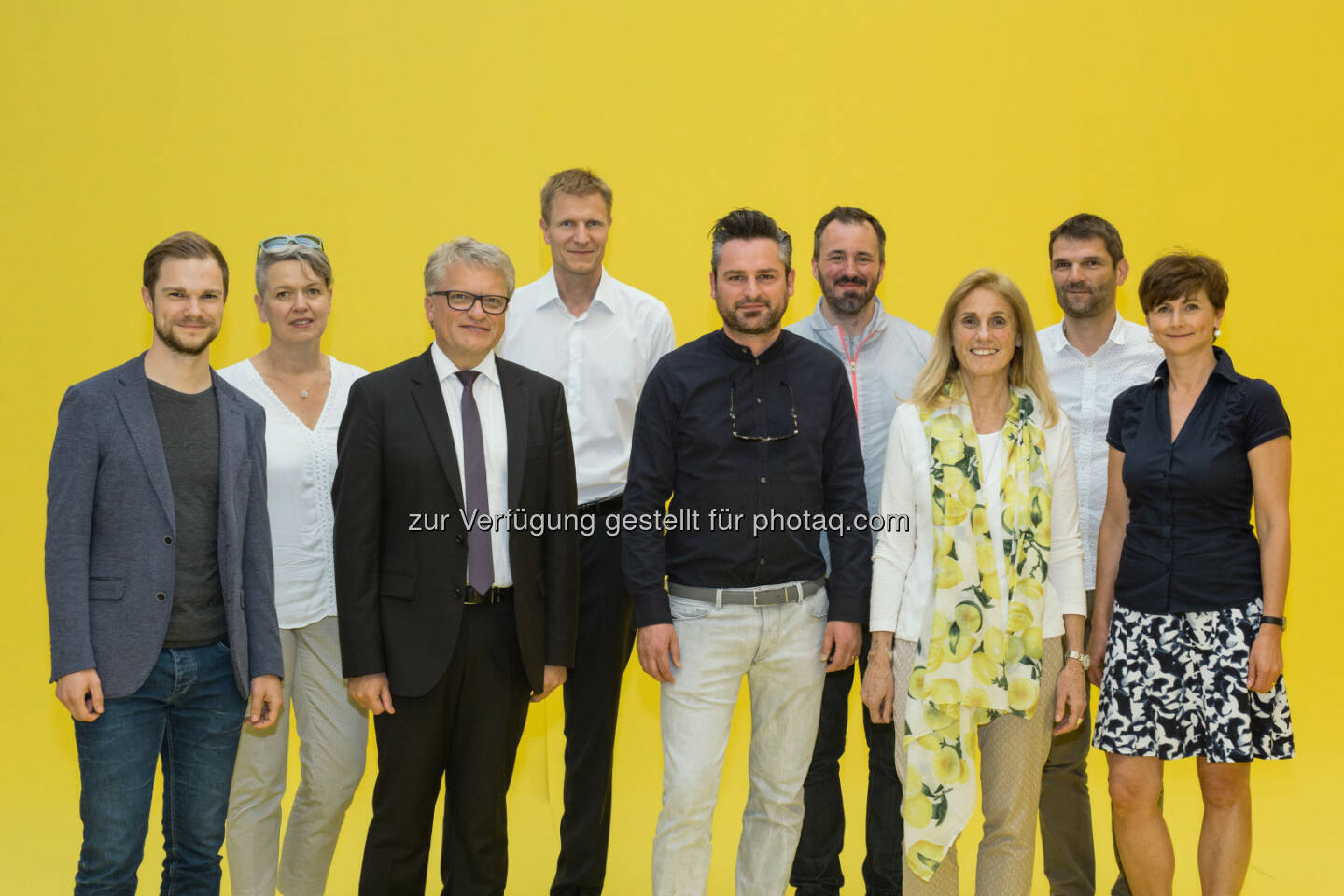 David Kitzmüller (karriere.at GmbH), Elisabeth Mayr-Kern (Land OÖ), Klaus Luger (Bgm. Linz), Christian Federspiel (Catalysts GmbH), Frederik G. Pferdt (Google Inc.), Patrick Bartos (Creative Region), Susanne Wegscheider (Stadträtin), Mario Herger (Enterprise Garage Consultancy), Birgit Ettinger (Keba AG) : In der Tabakfabrik wurde gegoogelt : Googles-Innovations-Chef Frederik G. Pferdt über Innovationsumfelder und Ja, und-Gedankensätze : Fotocredit: CreativeRegion/Voggeneder