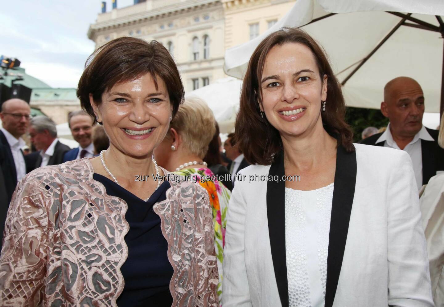 Michaela Keplinger-Mitterlehner (RLB OÖ), Sophie Karmasin (Familienministerin) 