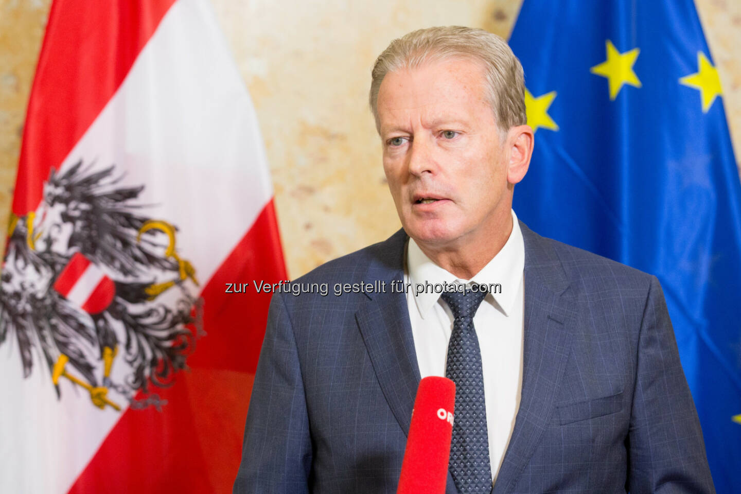 Reinhold Mitterlehner (Vizekanzler) : VfGH-Erkenntnis zeigt, dass Rechtsstaat in Österreich funktioniert : Statement zur Aufhebung der Bundespräsidenten-Stichwahl - Demokratische Spielregeln sind lückenlos einzuhalten : Fotocredit: bmwfw/photonews.at/Georges Schneider