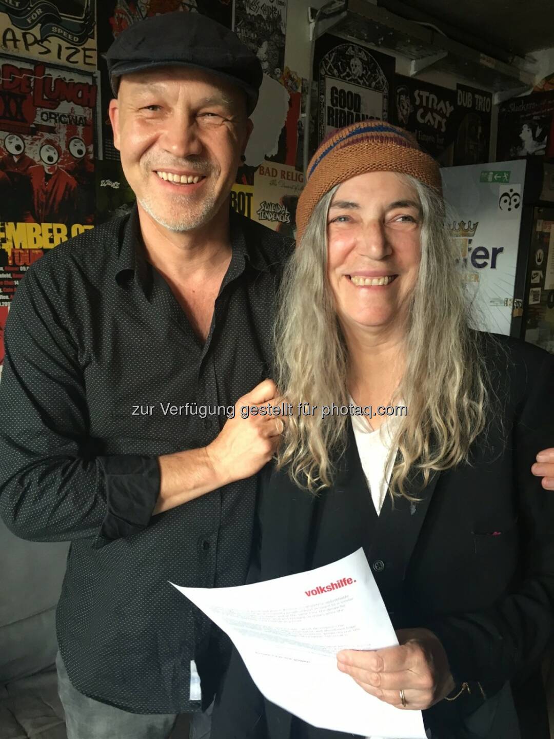 Erich Fenninger (Direktor der Volkshilfe Österreich), Patti Smith (Poetin und Musikerin) : Volkshilfe-Benefizkonzert in der Wiener Arena : Fotocredit: Volkshilfe Österreich