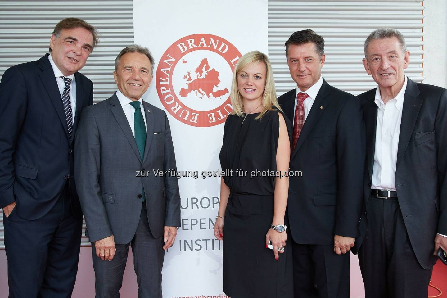 Gerald Ganzger (Rechtsanwalt, Lansky, Ganzger & Partner), Werner Kuhn (Director Business Development, Marketing & Sales SK Rapid Wien), Monika Poeckh-Racek (Vorstandsvorsitzende Admiral Casinos & Entertainment AG, Leiterin CSR Novomatic AG), Gerhard Hrebicek (Herausgeber Österreichische Marken Wert Studie 2016, Vorstand European Brand Institute), Helmut Hanusch (Generalbevollmächtigter Verlagsgruppe News) : European Brand Institute : Präsentation der wertvollsten österreichischen Brand Corporations im Rahmen der 13. Österreichischen Markenwert Studie im News Tower : Fotocredit: European Brand Institute/APA-Fotoservice/Preiss