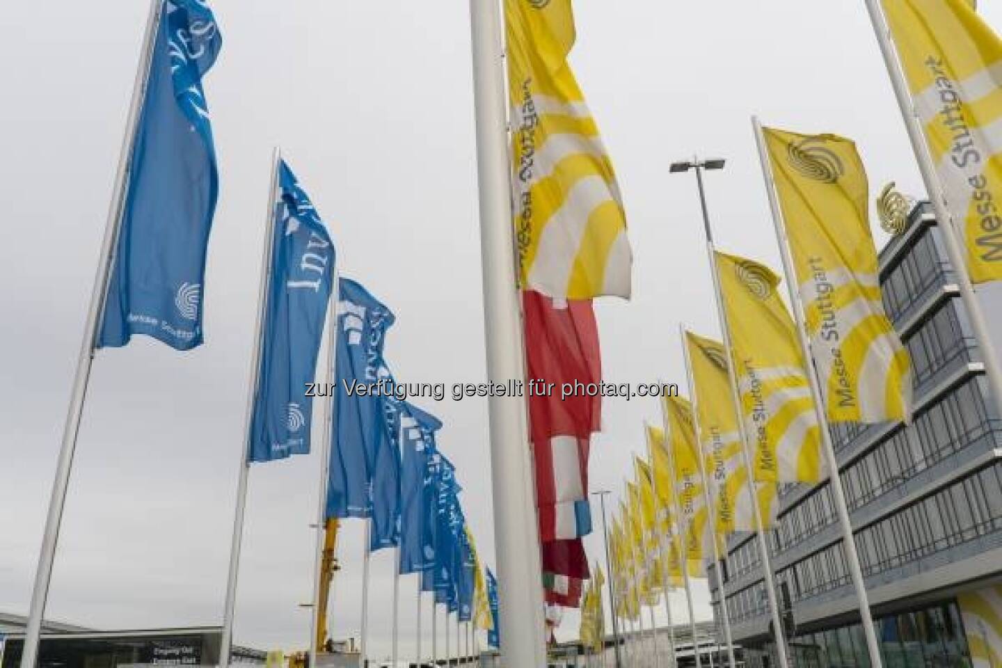 Fahnen, Invest 2013 in Stuttgart - http://www.messe-stuttgart.de/invest/