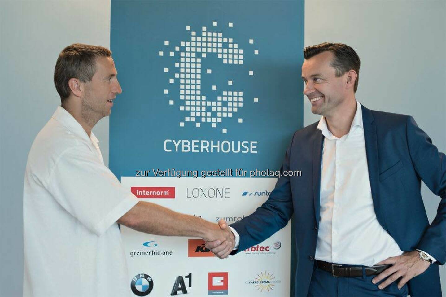 Andreas Stöckl (GF Cyberhouse GmbH), Gerhard Kürner (GF Lunik2 Holding GmbH) : Lunik2 expandiert weiter : Mehrheitliche Beteiligung an der Digital Agentur Cyberhouse : Fotocredit: Lunik2/Cyberhouse