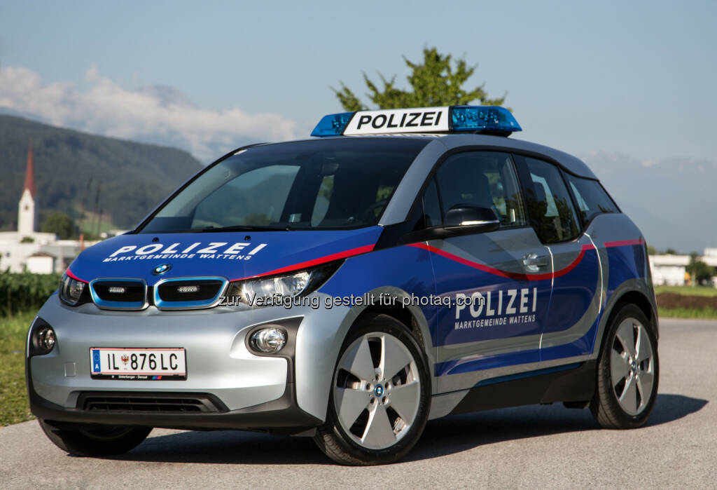 Elektrischer BMW i3 : Zum ersten Mal als Polizeifahrzeug in Österreich im Einsatz bei der Polizei der Marktgemeinde Wattens : Fotocredit: ©BMWGroup, © Aussendung (09.07.2016) 