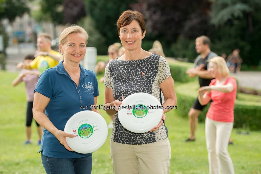 Ulrike Rabmer-Koller (Vorsitzende des Verbandsvorstandes im Hauptverband), Michaela Steinacker (Vizepräsidentin der Sportunion Österreich) : „Bewegt im Park“ - Eine Sommeraktion, die bewegt, gefällt – und gesund hält : Fotocredit: Hauptverband/APA-Fotoservice/Hörmandinger, © Aussender (15.07.2016) 