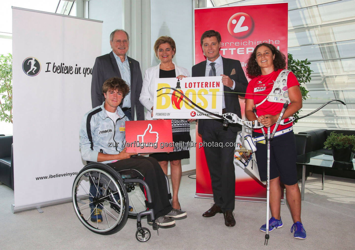 Peter Mennel (ÖOC-Generalsekretär), Bettina Glatz-Kremsner (Vorstandsdirektorin), Harald Bauer (Sporthilfe-GF) mit Sportlern : Turbo für den Sport: I believe in you zündet Lotterien-Boost : Die Österreichischen Lotterien sind neuer Partner von „I believe in you“ : Fotocredit © IBIY/GEPA Pictures