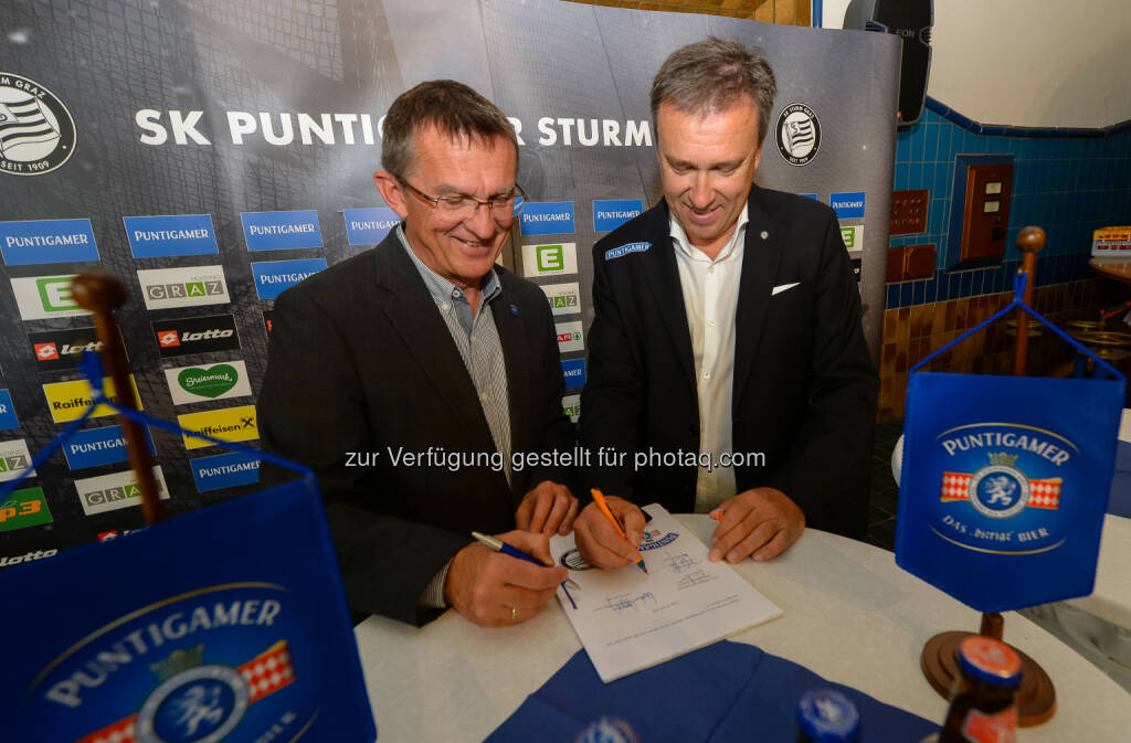 Andreas Stieber (Brau Union Österreich), Christian Jauk (SK Puntigamer Sturm Graz Präsident) : Puntigamer und der SK Sturm Graz verlängern Partnerschaft um weitere drei Jahre : Fotocredit: GEPA Pictures/Guenter Floeck, © Aussendung (18.07.2016) 