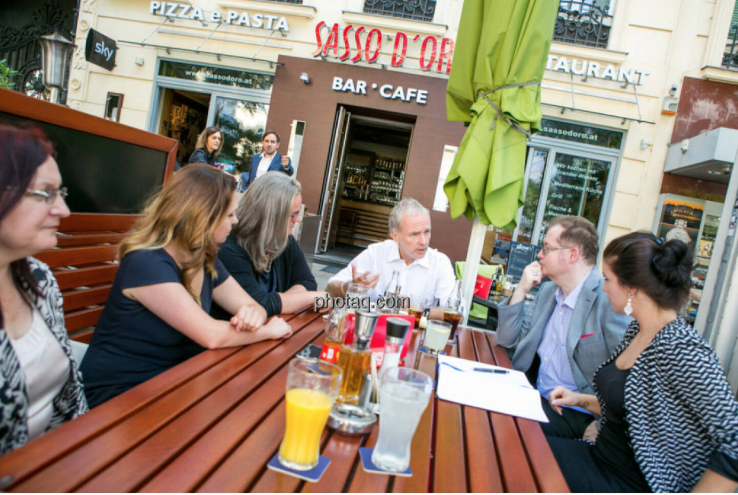 Yvette Rosinger (Rosinger Group), Julia Poyatsyka-Öztürk (Rosinger Group), Stephanie Wolfschütz (Rosinger Group), Christian Drastil (BSN), Gregor Rosinger (Rosinger Group), Alexandra Rosinger (Rosinger Group) © Martina Draper/photaq - mehr unter http://www.photaq.com/page/index/2635