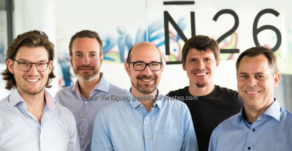 Valentin Stalf (Gründer und CEO von N26), Maximilian Tayenthal (Gründer und CFO von N26), Matthias Oetken (CFO/CRO der N26 Bank), Christian Rebernik (CTO von N26), Markus Gunter (CEO der N26 Bank) : N26 erhält Banklizenz : Fotocredit: Number26 GmbH, © Aussendung (21.07.2016) 