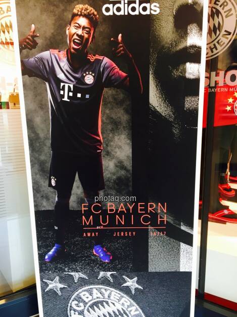 Fan-Shop, FC Bayern München, David Alaba, adidas, © Josef Chladek/photaq.com (25.07.2016) 