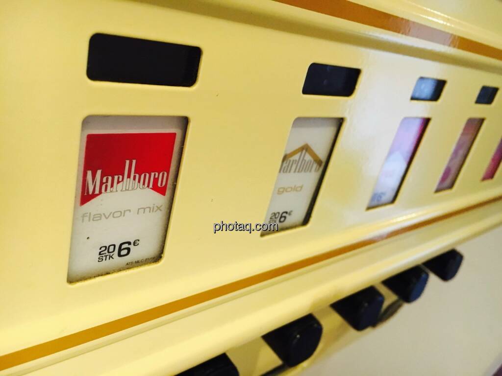 Zigaretten, Marlboro, Automat, © Josef Chladek/photaq.com (25.07.2016) 