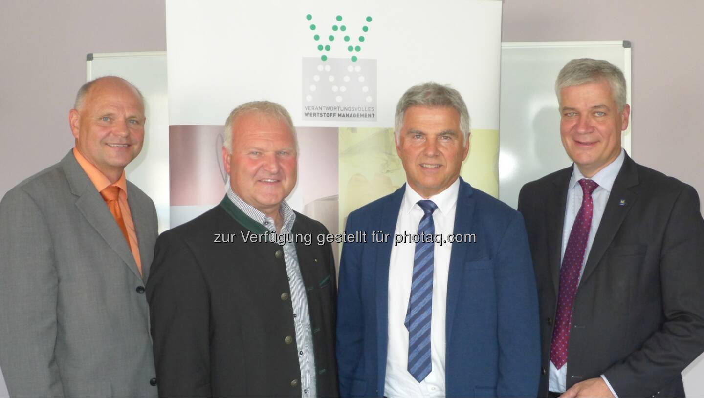 Johann Mayr (Bundeskoordinator), Wolfgang Neubauer (Vizepräsident), Josef Moser (Präsident),  Anton Kasser (Vizepräsident) : Neues Präsidium der ARGE Österreichischer Abfallwirtschaftsverbände : Fotocredit: (c) 2016 Arge ÖAWVs