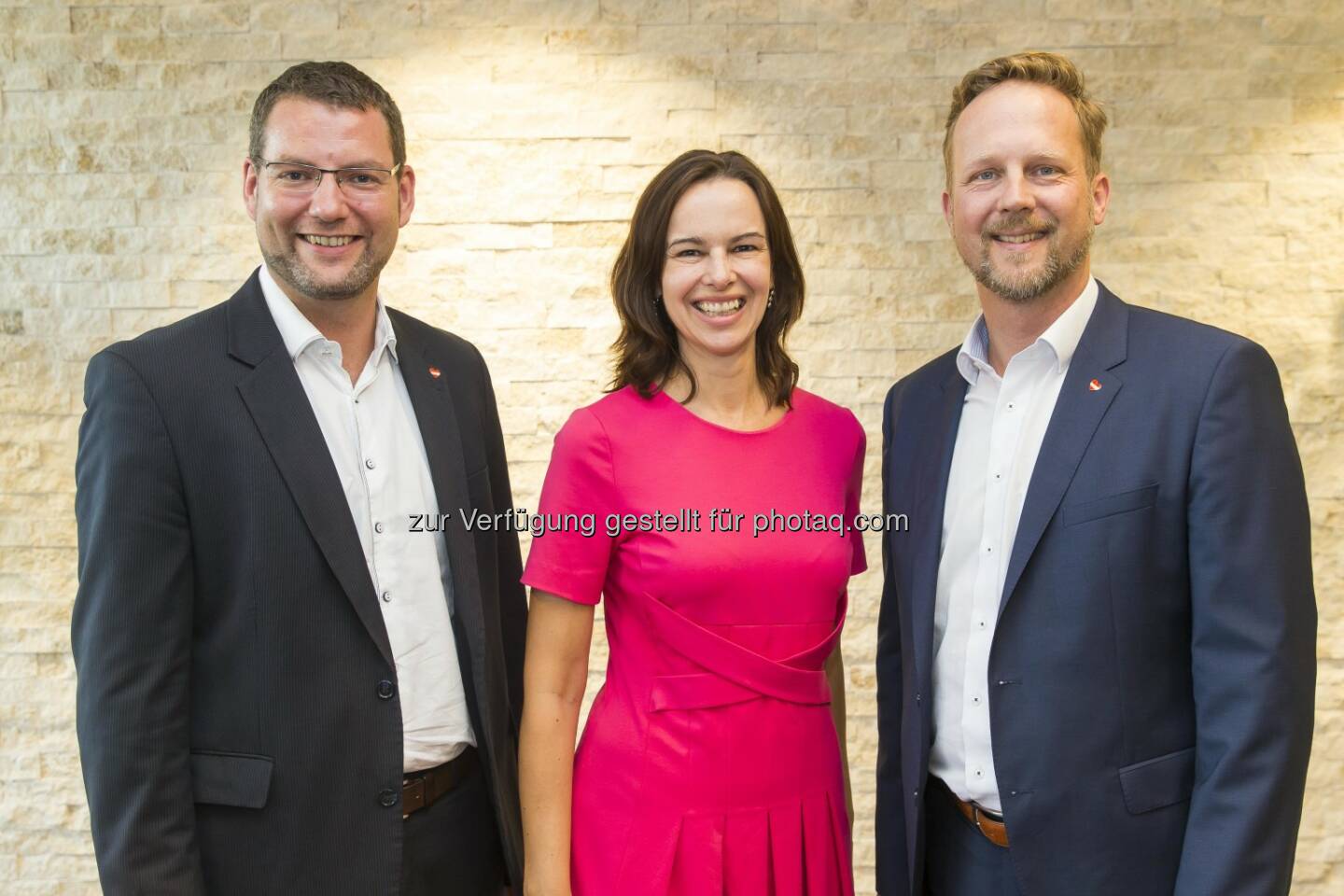 Christian Putz (Leiter Personal), Sophie Karmasin (Familienministerin), Christian Schug (Vorsitzender der Geschäftsleitung) : Lidl Österreich setzt auf die Vereinbarkeit von Beruf und Privatleben : Fotocredit: Lidl Österreich/Neumayr/Leo