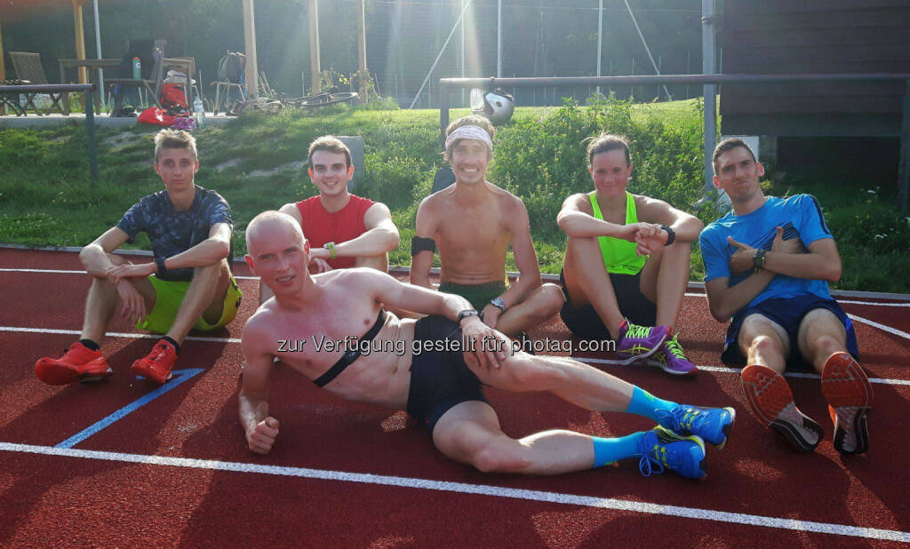 Nach dem Training: Wieder mal mit bunter Besetzung. — with Timon Theuer, Bernhard Pleßberger, Max Trummer, Hamza Alghamdi, Tanja Stroschneider and Andreas Vojta., © Wilhelm Lilge (29.07.2016) 