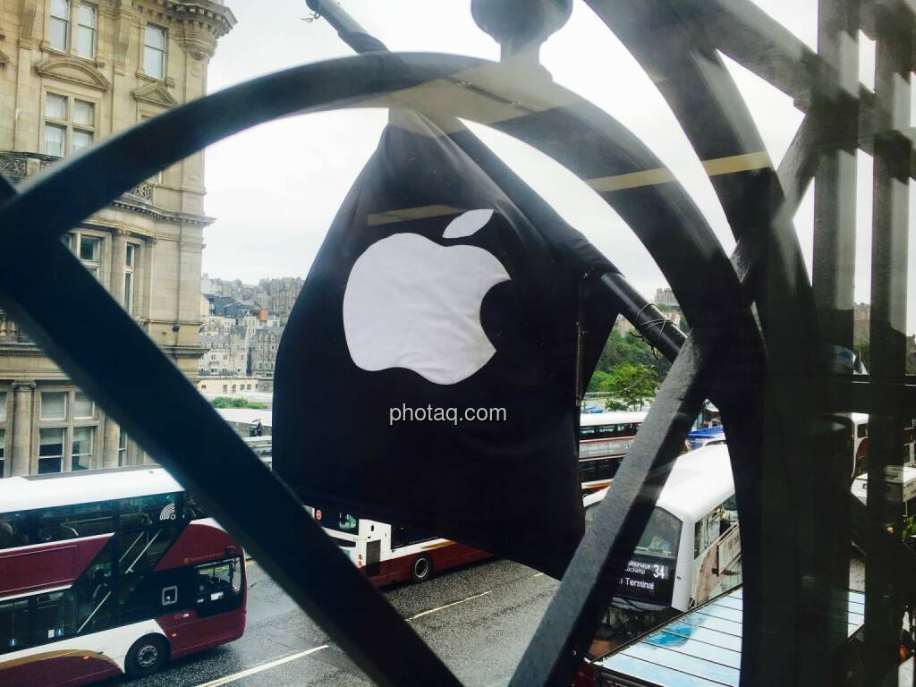 Apple Flagge, Gitter, © Josef Chladek/photaq.com (13.08.2016) 