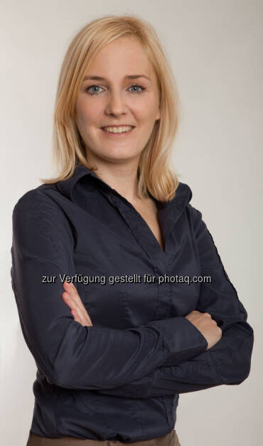 Julia Wawrik (38) nahm mit 1. April 2013 ihre Funktion als geschäftsführende Gesellschafterin von Messerscharf, einer spezialisierten Agentur für digitale Finanz- und Unternehmenskommunikation, auf. Sie ist ab sofort für das operative Geschäft und die Expansion der Digitalagentur verantwortlich. Die studierte Handelswirtin startete ihre Karriere im Jahr 2000 bei der ecetra Central European e-Finance AG. Nach mehreren Stationen bei der ORF-Enterprise GmbH & Co KG kehrte Julia Wawrik 2010 zur Brokerjet Bank AG, dem Onlinebroker der Erste Group, zurück. Dort war sie bis zuletzt Abteilungsleiterin für Marketing & Public Relations und neben dem Konzernauftritt für Österreich auch für den in Tschechien, Polen sowie Slowenien verantwortlich (c) Aussendung  (24.04.2013) 