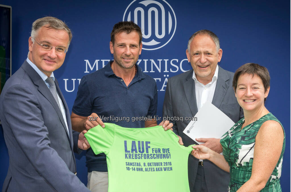 Markus Müller (MedUni Wien-Rektor), Volker Piesczek (Moderator & Testimonial), Christoph Zielinski (Leiter Comprehensive Cancer Center MedUni Wien und AKH Wien), Sonja Wehsely (Wr. Stadträtin für Gesundheit, Soziales und Generationen) : Positive Bilanz des Krebsforschungslaufes vor dem zehnjährigen Jubiläum am 8. Oktober im Uni Campus Altes AKH : Fotocredit: MedUni Wien/Houdek, © Aussendung (29.08.2016) 