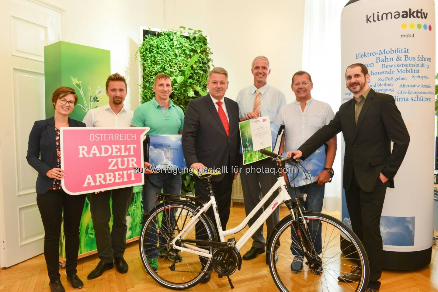 Andrä Rupprechter (Umweltminister) : „Österreich radelt zur Arbeit“ mit Rekordbeteiligung : Mehr als 20.000 Radfahrende unterstützen erfolgreiche Aktion : Fotocredit: bmlfuw/Fuchs
