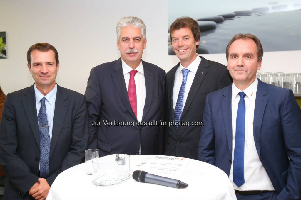 Markus Knasmüller (BMD), Hans Jörg Schelling (Finanzminister), Roland Beranek (Leiter BMD Akademie), Wolfgang Ginzel (BMD) : 25 Jahre BMD Aus- und Weiterbildungsakademie : Fotocredit: BMD Systemhaus GmbH/APA-Fotoservice/Schedl, © Aussendung (23.09.2016) 