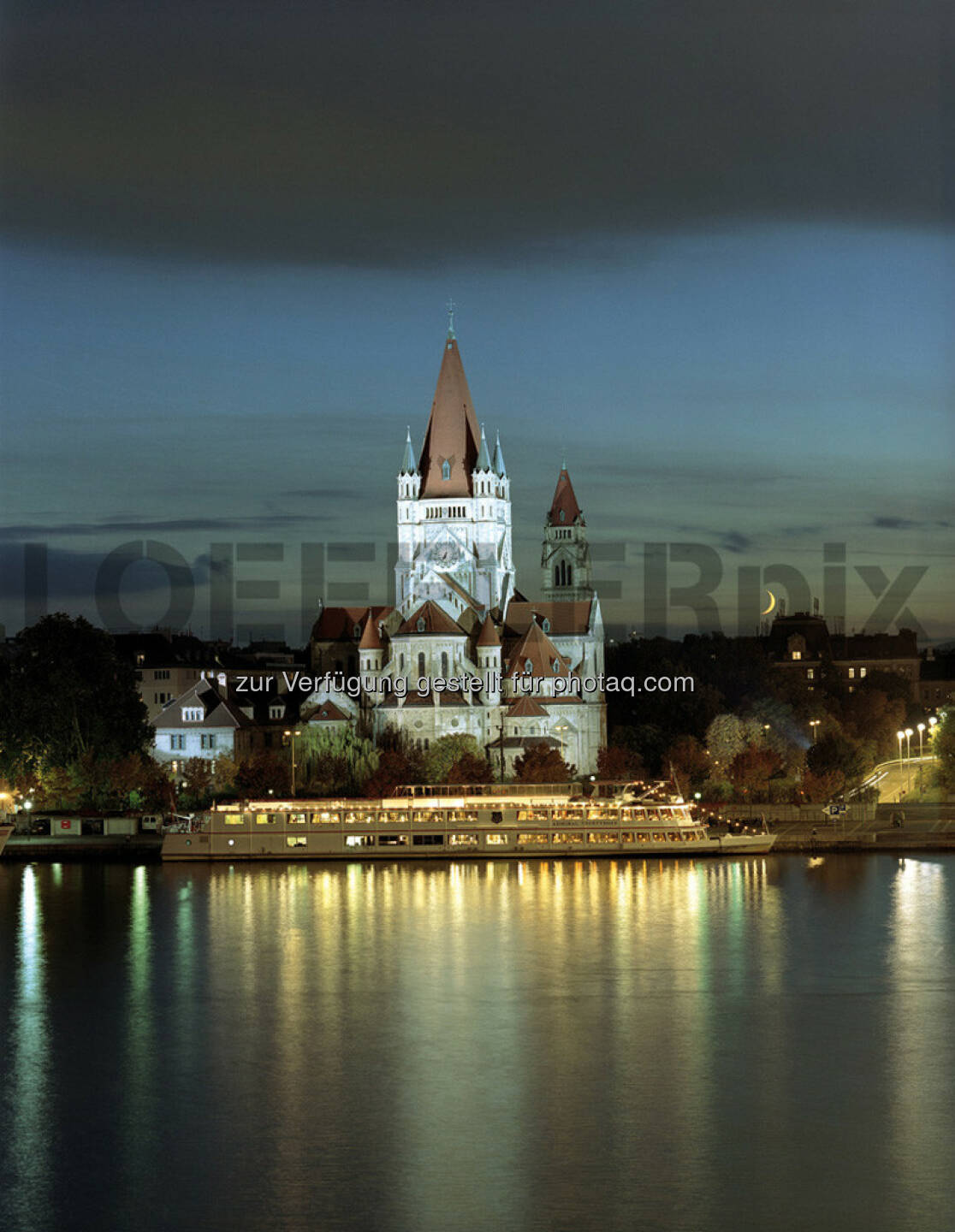 Wien, Kirche Mexikoplatz, by Detlef Löffler, http://loefflerpix.com/