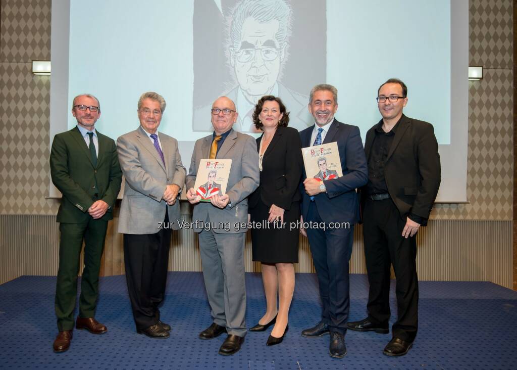 Meinhard Rauchensteiner (Wissenschaftl. Berater), Heinz Fischer (Bundespräsident a.D.), Fritz Schindlecker (Autor), Birgit Schott (Verlagsleitung), Georg Glöckler (Verleger und Eigentümer), Reinhard Trinkler (Zeichner) : Buchpräsentation: Heinz Fischer und die Zweite Republik : Fotocredit: Carl Ueberreuter Verlag/APA-Fotoservice/Hörmandinger (29.09.2016) 