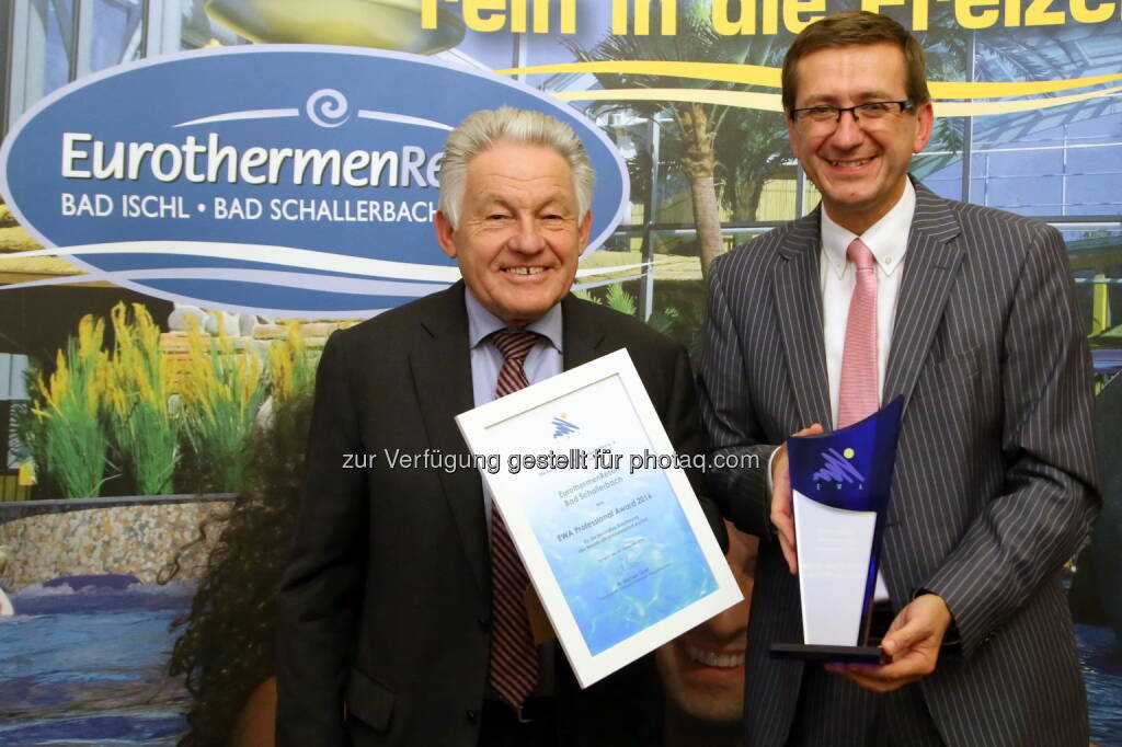 Josef Pühringer (Aufsichtsratsvorsitzender der OÖ Thermenholding, LH OÖ), Markus Achleitner (Eurothermen-Generaldirektor) : Auszeichnung mit dem „Europäischen Bäder-Oscar“ - Eurotherme Bad Schallerbach ist „Beste Therme Europas“ : Fotocredit: Eurothermen, © Aussendung (04.10.2016) 