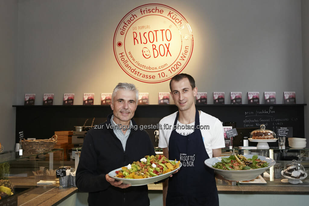 Leo Doppler (Inhaber der RisottoBox), Daniel Fischer (GF RisottoBox) : Neueröffnung Schnell-Restaurant RisottoBox in Wien : Fotocredit: Culinarius Beteiligungs und Management GmbH/APA-Fotoservice/Roßboth, © Aussender (06.10.2016) 