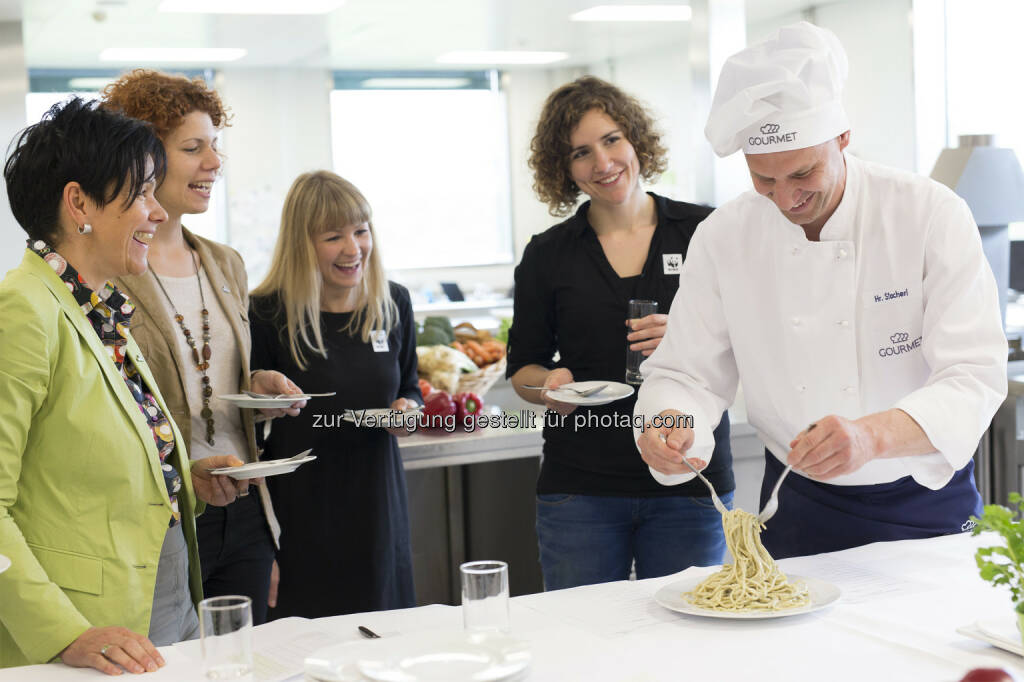 Team von WWF und Gourmet : WWF und Gourmet präsentieren klimafreundliche Menüs für den Arbeitsplatz: Fotocredit: Gourmet/Alek Kawka, © Aussender (07.10.2016) 