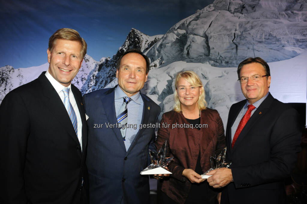 Julian Hadschieff (Club Tirol Präsident), Klaus Heidegger (Unternehmer), Edeltraud Hanappi-Egger (WU-Rektorin), Günther Platter (LH Tirol) : Edeltraud Hanappi-Egger und Klaus Heidegger sind die „Tiroler des Jahres 2016“ : Fotocredit: e & k/ Tadros, © Aussendung (07.10.2016) 