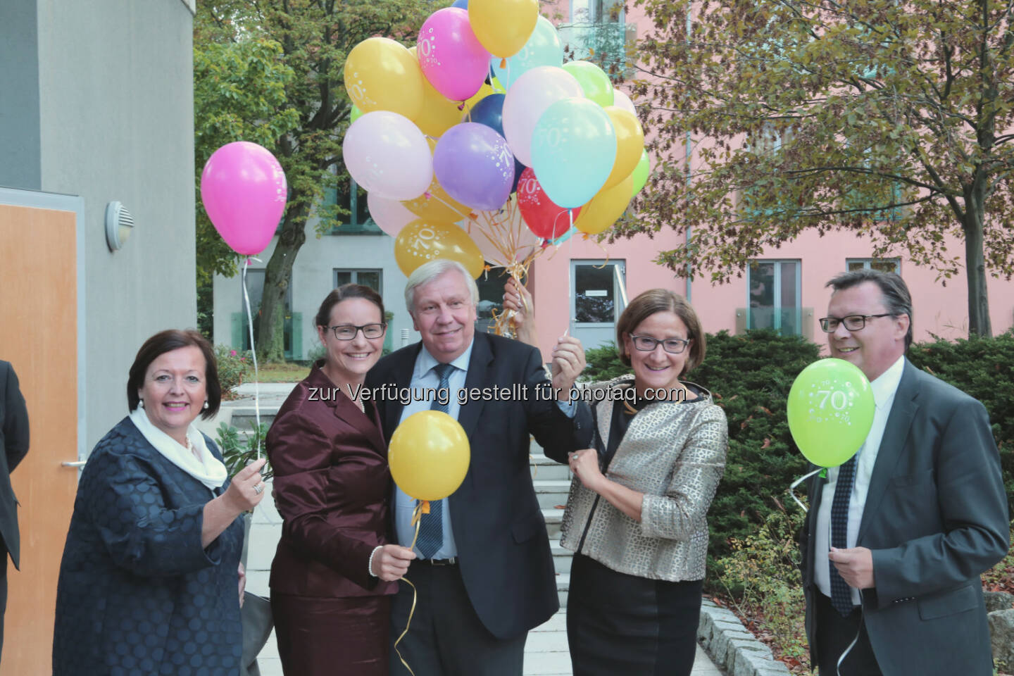 Monika Dornhofer (Pflichtschulinspektorin NÖ), Petra Heidler (Stv. ÖJAB-Geschäftsführerin), Johann Heuras (Landesschulratspräsident NÖ), Johanna Mikl-Leitner (LH Stv. NÖ), Norbert Darabos (Soziallandesrat Burgenland) : Fest 70 Jahre Jungarbeiterbewegung : Fotocredit: ÖJAB/Raffael Miribung