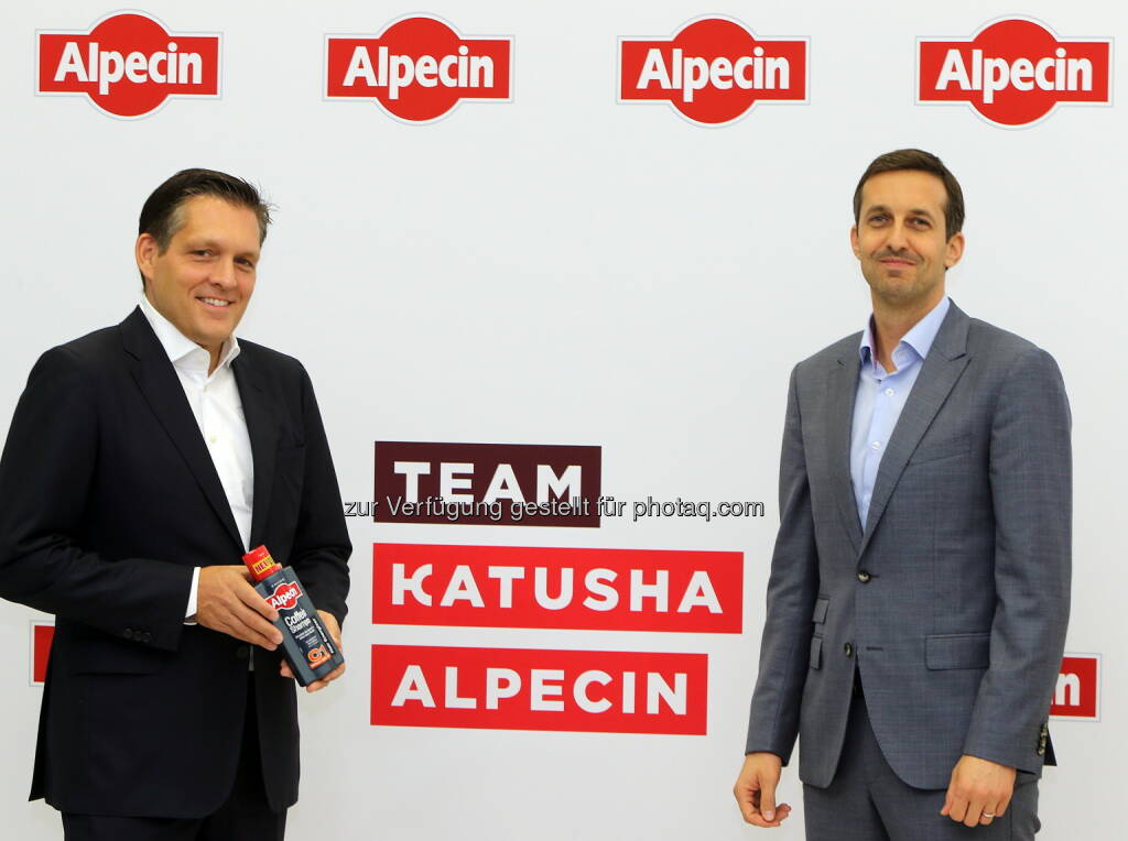 Eduard R. Dörrenberg (Geschäftsführender Gesellschafter Alpecin), Alexis Schoeb (Vorstand Katusha-Alpecin) : Shampoo Hersteller Alpecin wird Titelsponsor bei neuem Schweizer Radrennstall Katusha-Alpecin : Fotocredit: Dr. Wolff-Gruppe, © Aussendung (11.10.2016) 