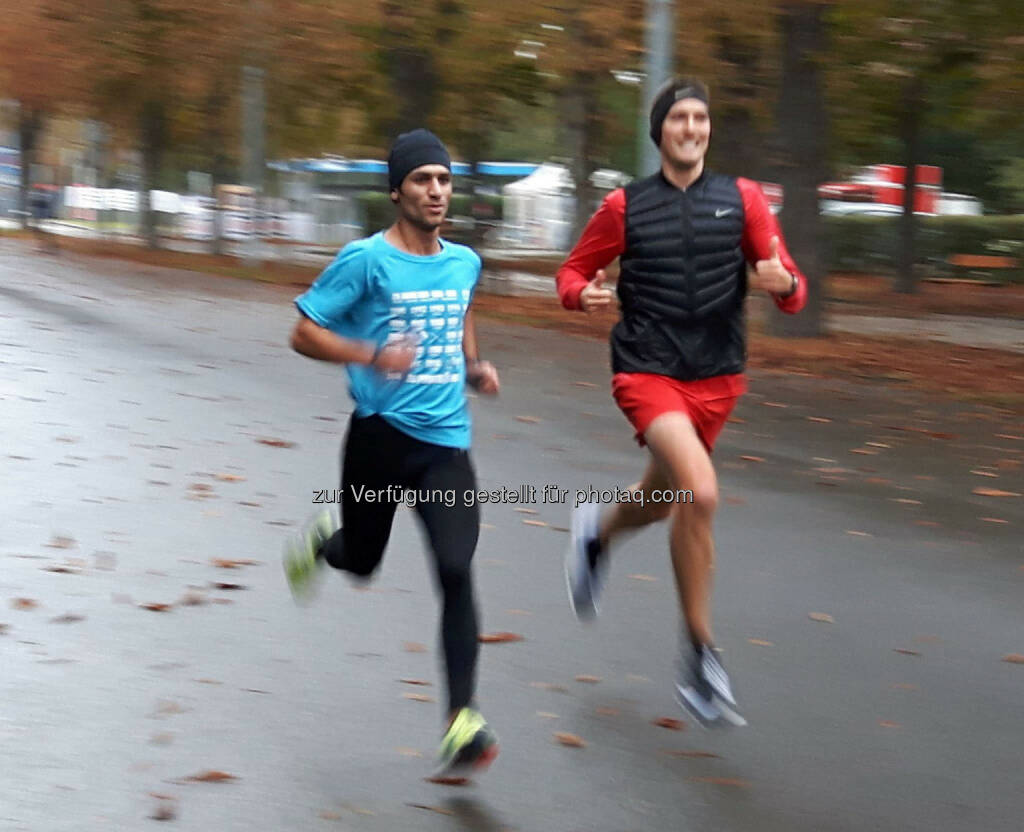 Flüchtling Manaf Ahmad (einer der besten Duathleten Syriens) und Andreas Vojta bei gemeinsamen Training, © Wilhelm Lilge (12.10.2016) 