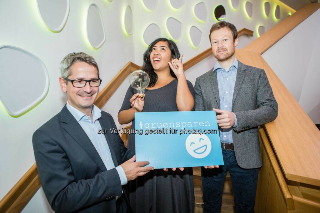 Michael Proschek-Hauptmann (GF Umweltdachverband), Samantha Tady (GF Selectra Österreich GmbH), Hannes Warmuth (Energieexperte, wissenschaftlicher Mitarbeiter der Österreichischen Gesellschaft für Umwelt und Technik) : Initiative „Gemeinsam. Grün. Sparen.“ : Selectra Österreich GmbH, ein Start-up im Energiesektor, und Wir für Umwelt, eine Initiative des Umweltdachverbandes, organisieren zusammen den ersten grünen Gemeinschaftskauf Österreichs : Fotocredit: vonMichalek Photography, © Aussendung (19.10.2016) 