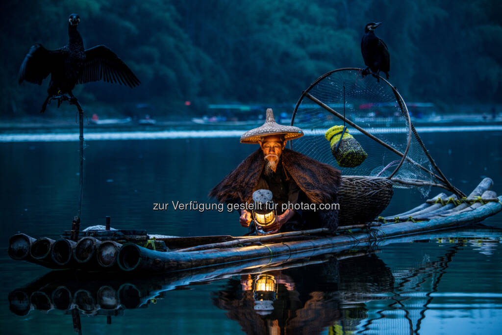 Fishing in Lijiang River (China) : Lange Nacht in der Hartlauer Fotogalerie am 4. November 2016 : Fotocredit: Xi Guan, © Aussendung (24.10.2016) 