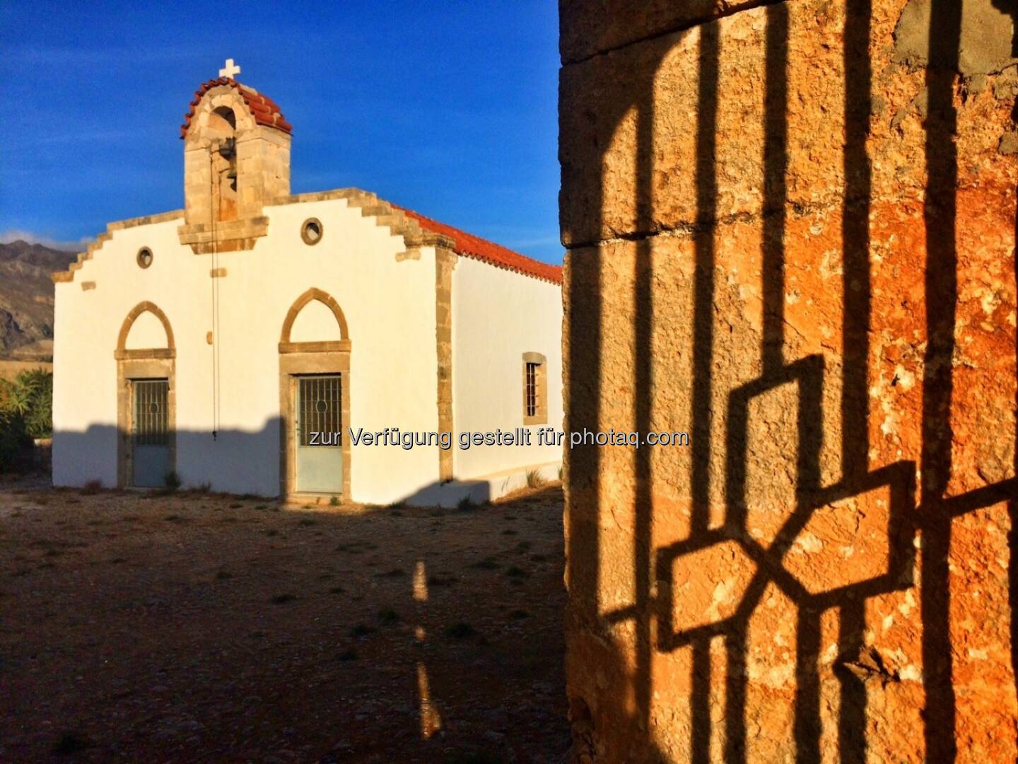 Kirche mit Schatten