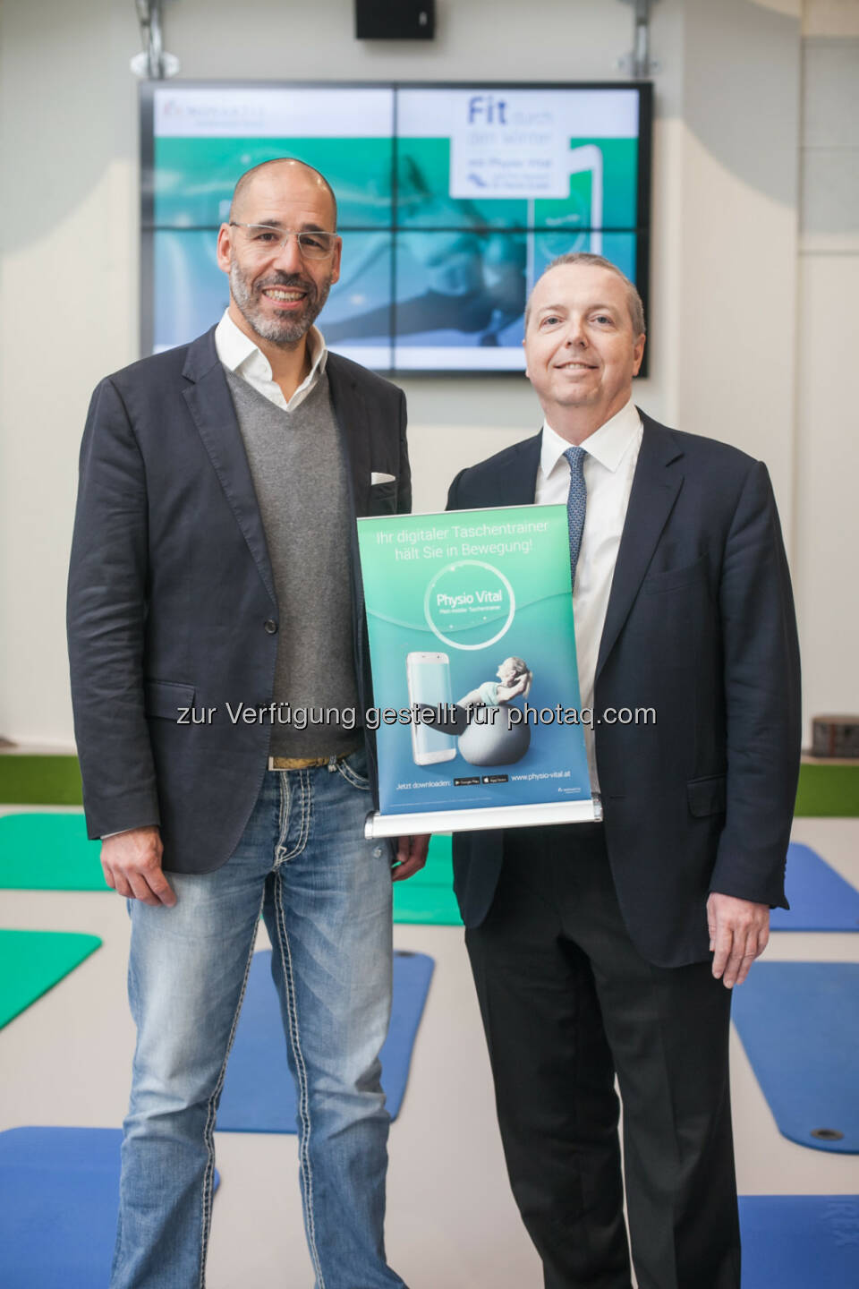 Martin Gruber (ÖSV-Teamarzt), Wolfgang Bonitz (Medical Director Novartis Pharma) : Novartis sorgt mit „Physio Vital“ auch im Winter für Bewegung : Fotocredit: Philipp Lipiarski