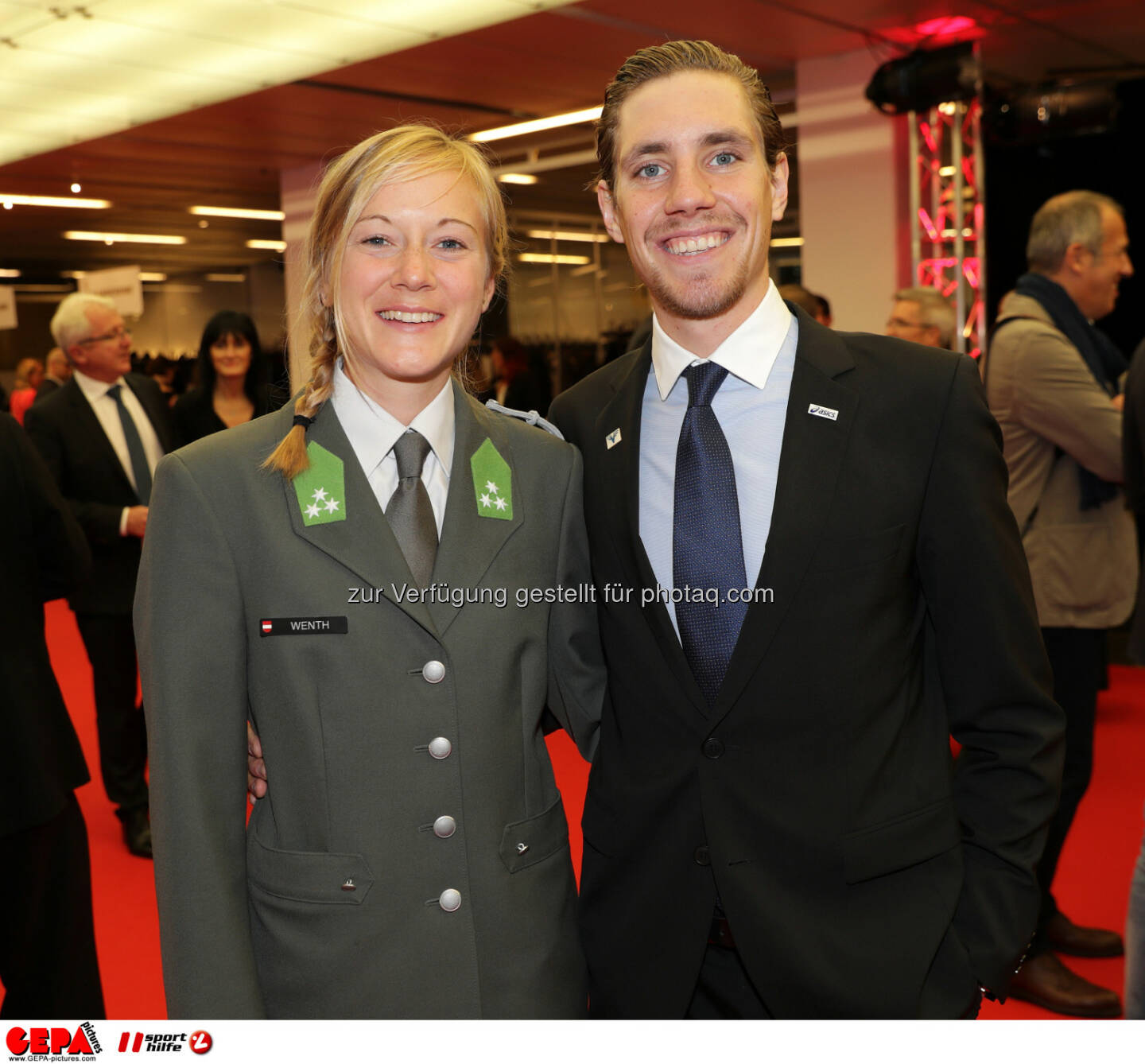 Jennifer Wendt (AUT) and her accompaniment Photo: GEPA pictures/ Walter Luger