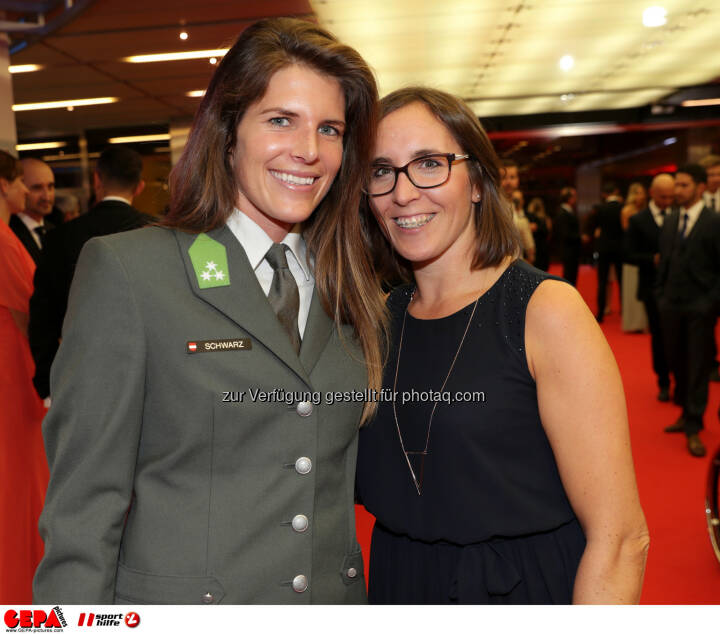 Viktoria Schwarz (AUT) and a guest Photo: GEPA pictures ...