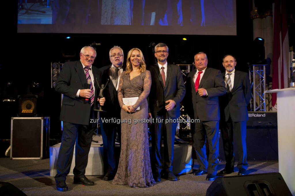 Karl Fichtinger, Günter Pillwein, Silvia Graf, Peter Klingenbrunner, Karl Herber, Josef Preißl : Immo-Contract Maklerges.m.b.H. feiert 25 erfolgreiche Jahre im Wiener Rathaus : Fotocredit: Immo-Contract/Agentur Kreitner & Partner, © Aussendung (31.10.2016) 