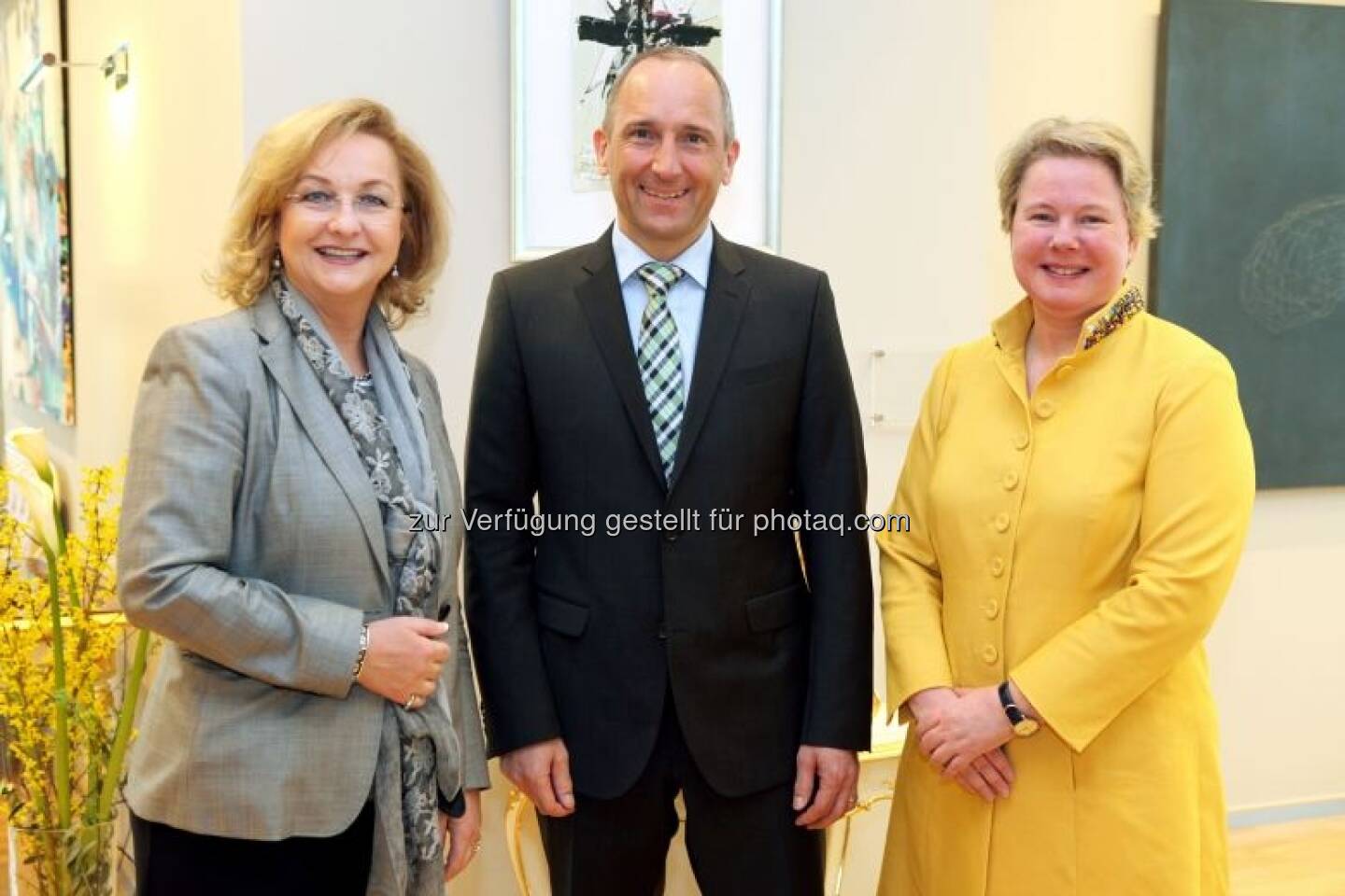 Maria Fekter mit Regierungschef Adrian Hasler (Liechtenstein) und Botschafterin Maria-Pia Kothbauer (Prinzessin von und zu Liechtenstein)