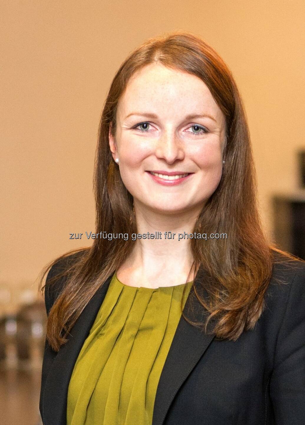 Manuela Wiesinger - Finanzmanagement im Tourismus mit neuen praxisorientierten Inhalten soeben in dritter Auflage erschienen (Bild: conos/haberlerphotografie)