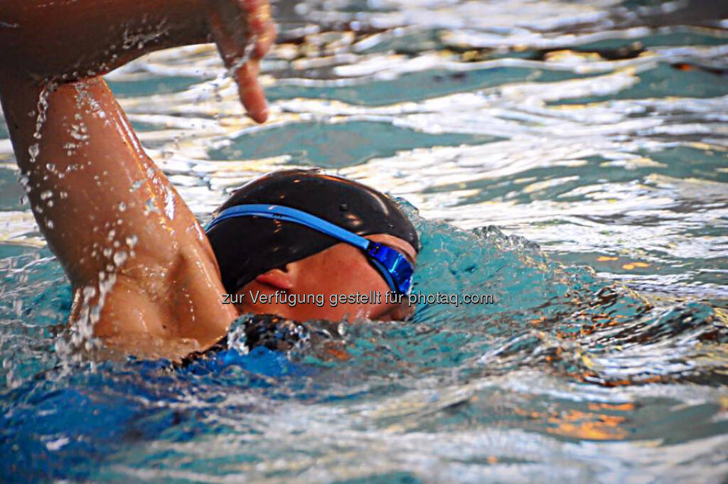 Tanja Stroschneider, schwimmen, © Tanja Stroschneider (13.11.2016) 