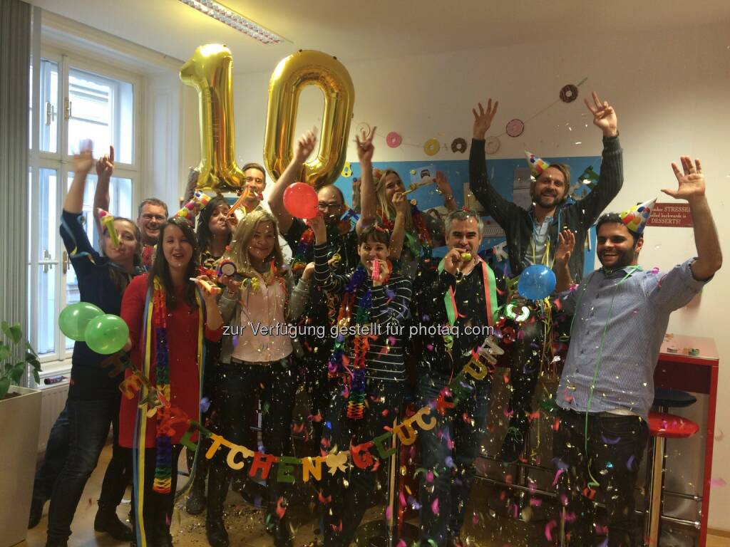 Das Team von Google Austria feiert 10 Jahre Google in Österreich: The Skills Group Kommunikationsdienstleistungen GmbH: 10 Jahre Google Austria: Highlights & Internet-Trends in Österreich, © Aussender (24.11.2016) 